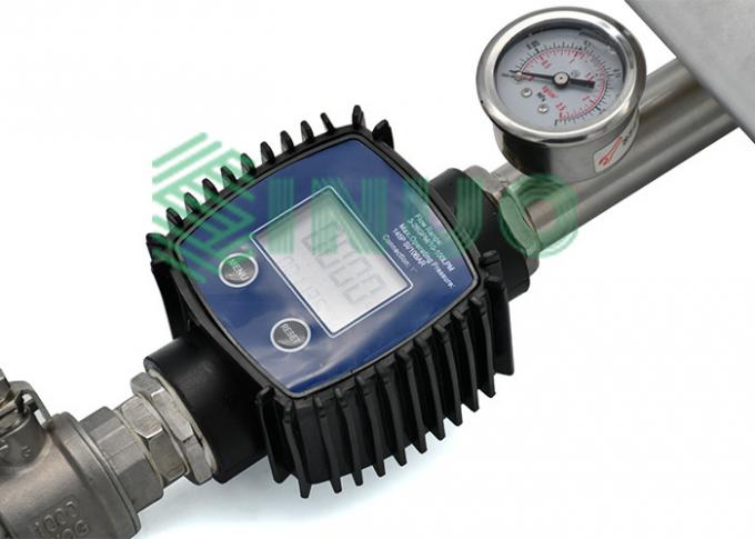 Ugello spruzzatore IPX3 tenuto in mano e IPX4 di IEC 60529 con il flussometro di Digital 0